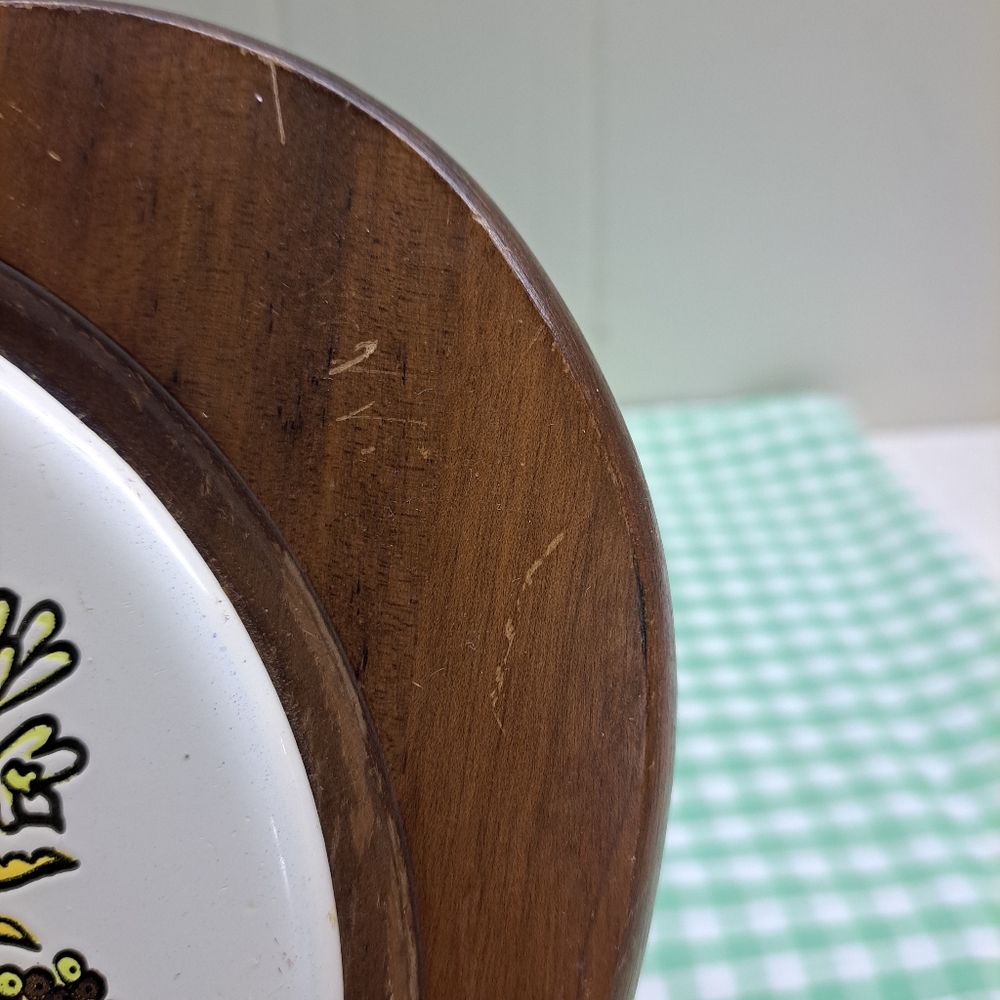 Vintage 1970s Wooden & Tile Apple Shaped Trivet Orange Brown Yellow Florals - Picture 5 of 5